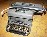 Remington Rand Manual Typewriter Model 17