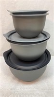 New Tupperware six pc bowl set