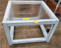 END TABLE W/ RIBBED GLASS TOP