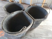3 feed buckets