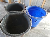 3 feed buckets