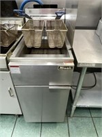 Migali 40 Lb Fryer Migali C-F40 On casters, 2