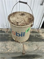 Mobil Oil Can