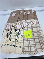 NWT Kitchen Creations Dish Towels