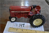 Vintage Ertl 1/16th scale international tractor