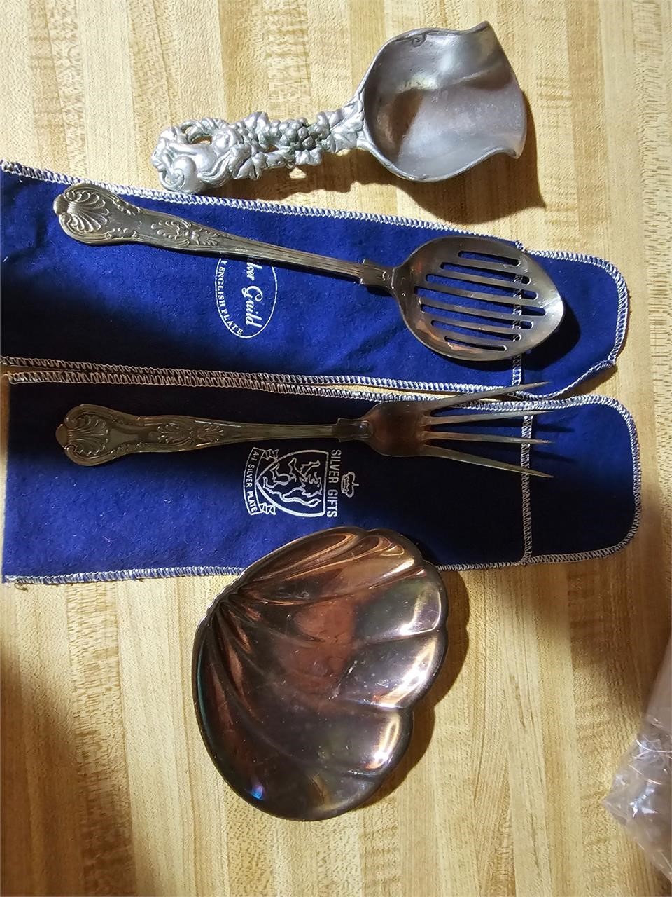 Silverplated set of utensils