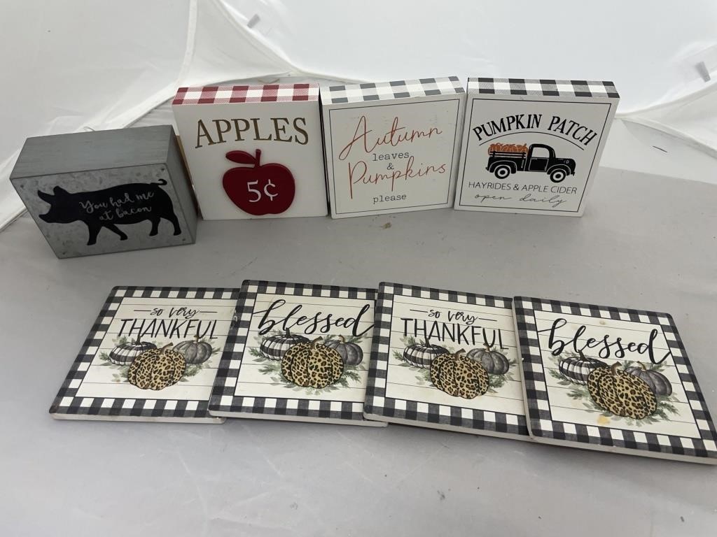 8 Pcs Coasters & Décor