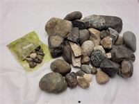 Assorted rocks, incl. Quartz & more