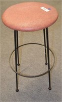 MID CENTURY METAL BASE SWIVEL STOOL