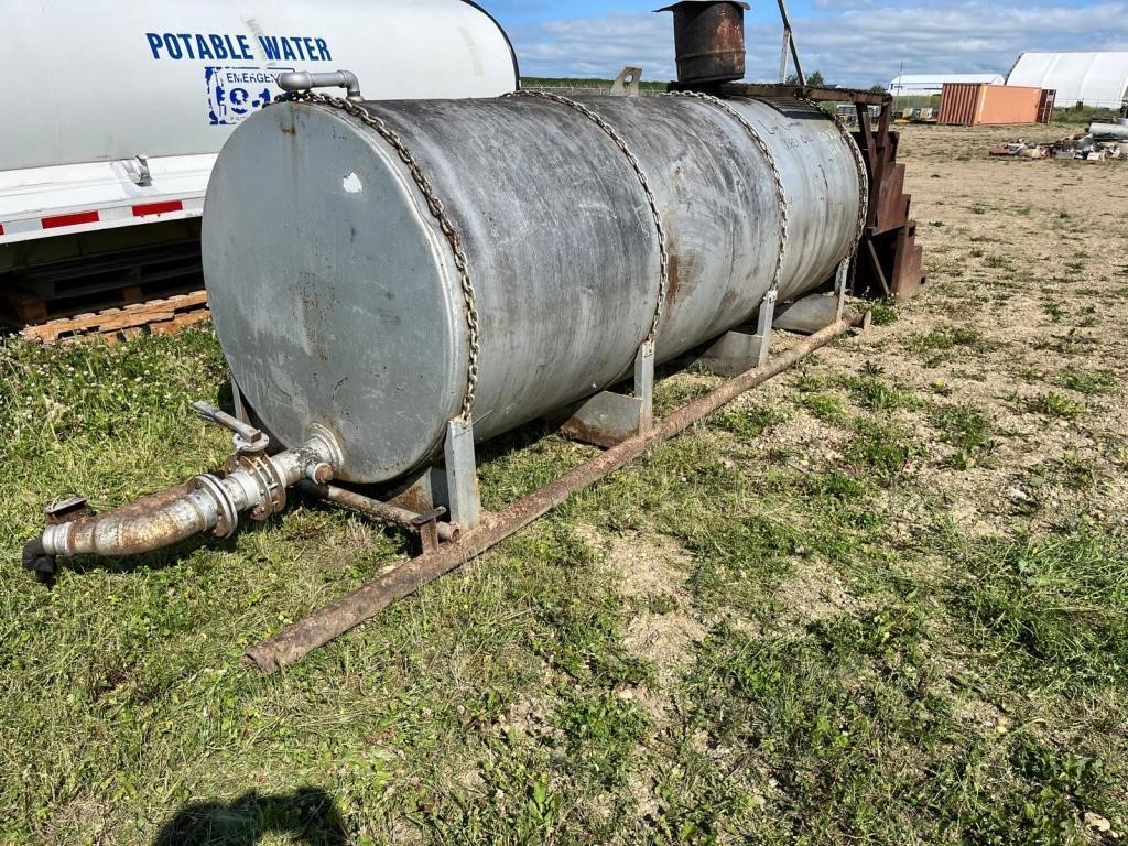 1000GAL USED OIL TANK ON SKID C/W STEPS