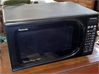 Panasonic Microwave - very clean