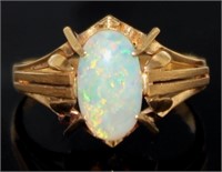 18kt Gold Natural Opal & Diamond Ring
