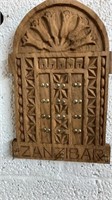 Zanzibar wooden keyholder