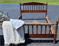 Spindle Full Bed w/ Chenille Blanket