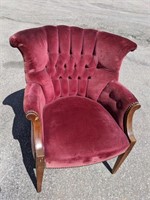 Lovely Conversation Chair 28"W x 34"H