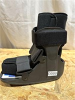united ortho fracture boot sz md