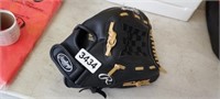 RAWLINS 13 INCH SOFTBALL GLOVE, NEW