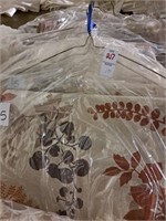 10 - fall leaves pattern cloth table runners
