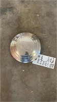 32–34 Ford hubcap
