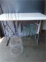 Tomato Cages, Plant stand