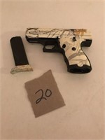 High Point, Luger 9 mm, Camouflauge Pistol with 1