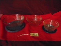Set of 3 Pyrex Clear Bowls 2 Lids