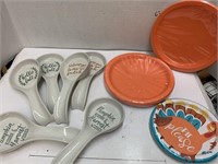 6 Fall spoon rests, paper plates