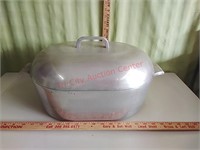 Wagner Ware pot