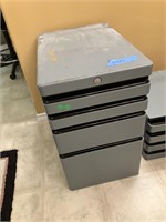 B460 Heavy metal cabinet w drawers