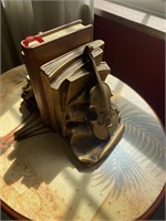6" musical bookends with one book