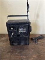 Realistic FM/AM Citizens Band Portable Radio
