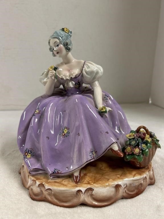 Vintage mid-century Italian porcelain figurine