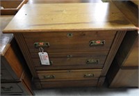 Antique Oak three drawer Chest of drawers/wash