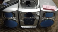 DURABRAND BOOMBOX WITH REMOTE