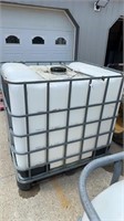 Use 250 Gallon Water Tank With Pallet
