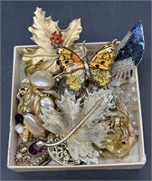 Box Of Vintage Brooches, Pendants & Jewelry
