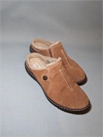 Clarks Size 8 Slippers (used)
