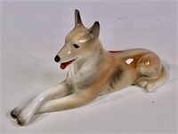 Porcelain dog - Goldscheider - Everlast Corp, 7" l