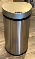 TOUCH-LESS TRASH CAN*
