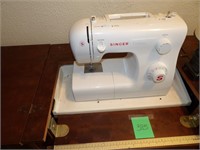 Singer  Tradition sewing mach and stand
