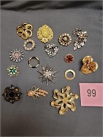 Large Collection of Vintage Brooches