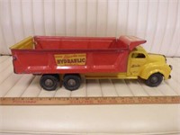 1950'S LINCOLN HYDRAULIC ACTION DUMP TRUCK PRESSED