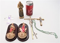 Lot d'objets religieux dont statuette en plâtre