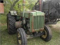 JD D Vintage tractor, w/ gas eng., elec start