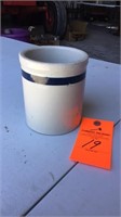 4.5”W x 5.25”T blue band crock good condition
