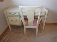 Basic-Witz Vintage Desk & Chair