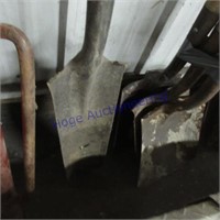 Tile spade (short handle)