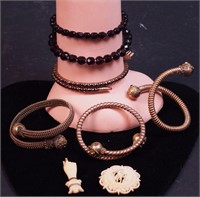 A group of Victorian jewelry including snake