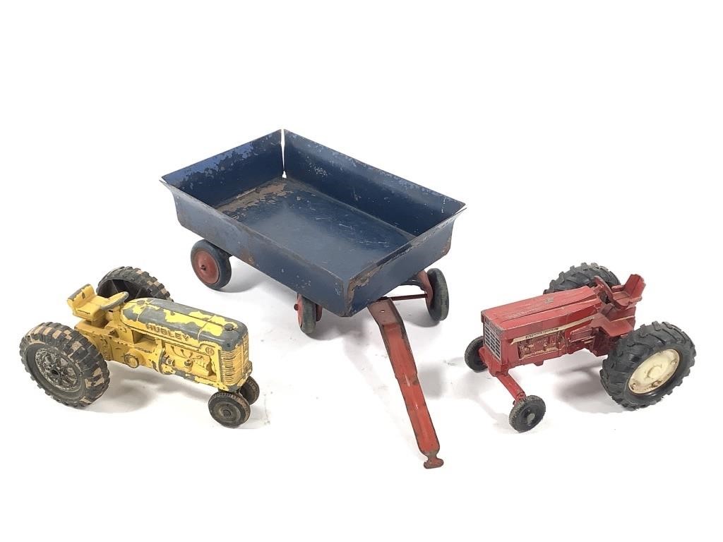 2 Toy Tractors Hubley, International + Steel Wagon