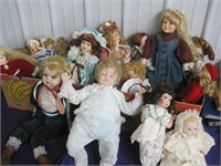 25+ collector dolls in various sizes